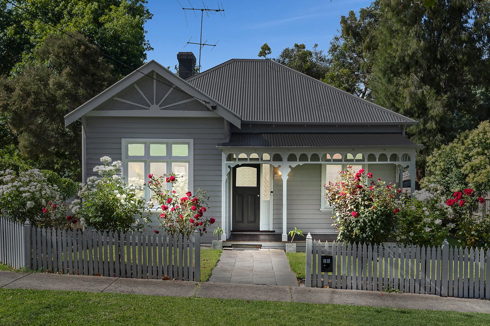 25 Kitchener Street, Deepdene, VIC