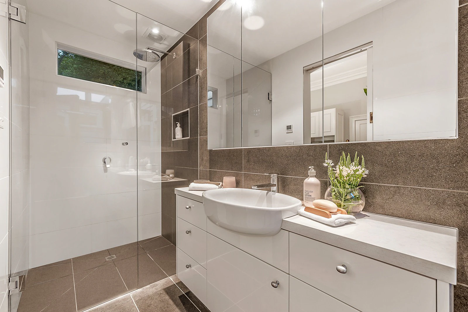 33 Moama Road, Malvern East, VIC