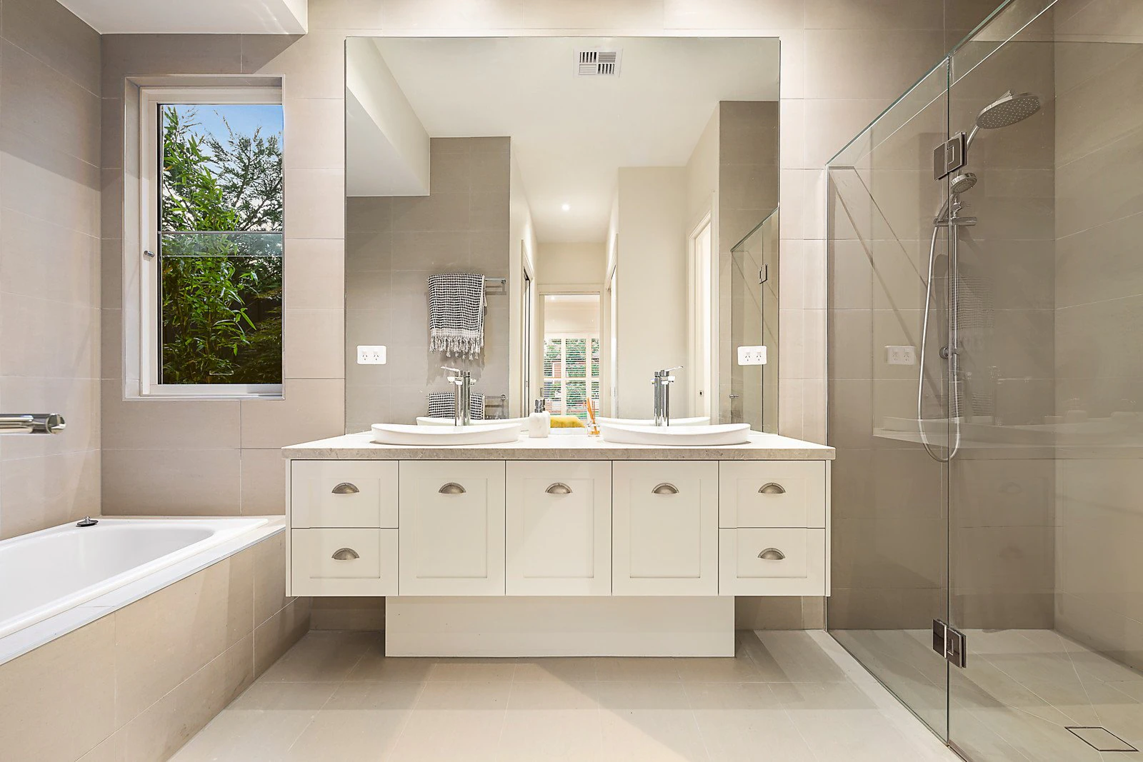 3a Wilson Street, Surrey Hills, VIC