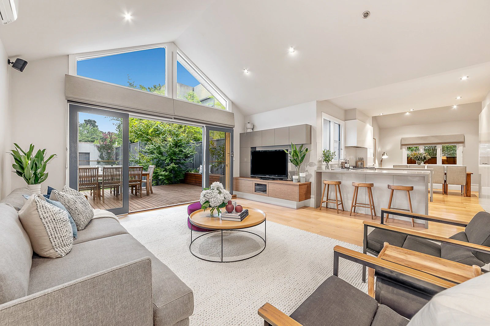 33 Moama Road, Malvern East, VIC