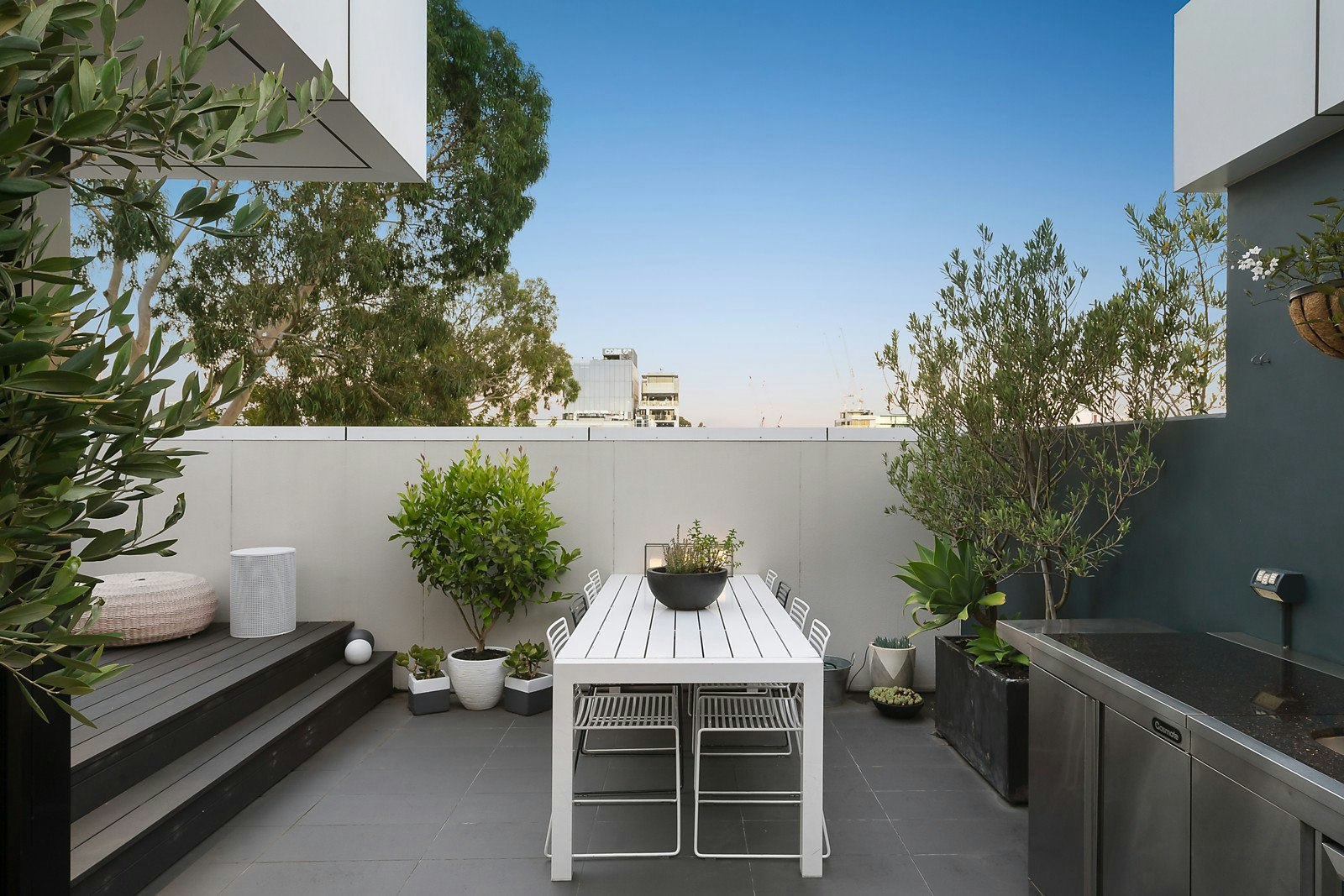 10 Huckerby Street, Richmond, VIC