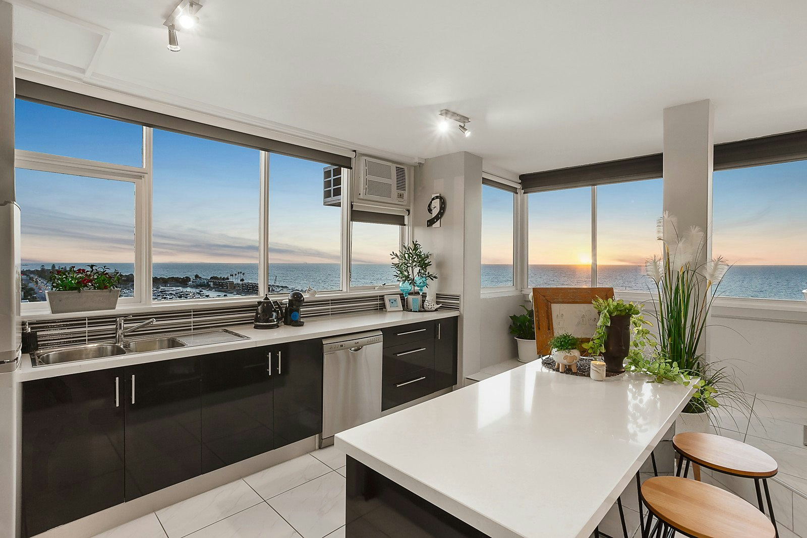 11A/12 Marine Parade, St Kilda, VIC