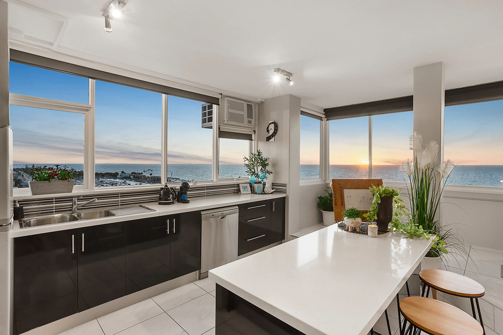 11A/12 Marine Parade, St Kilda, VIC
