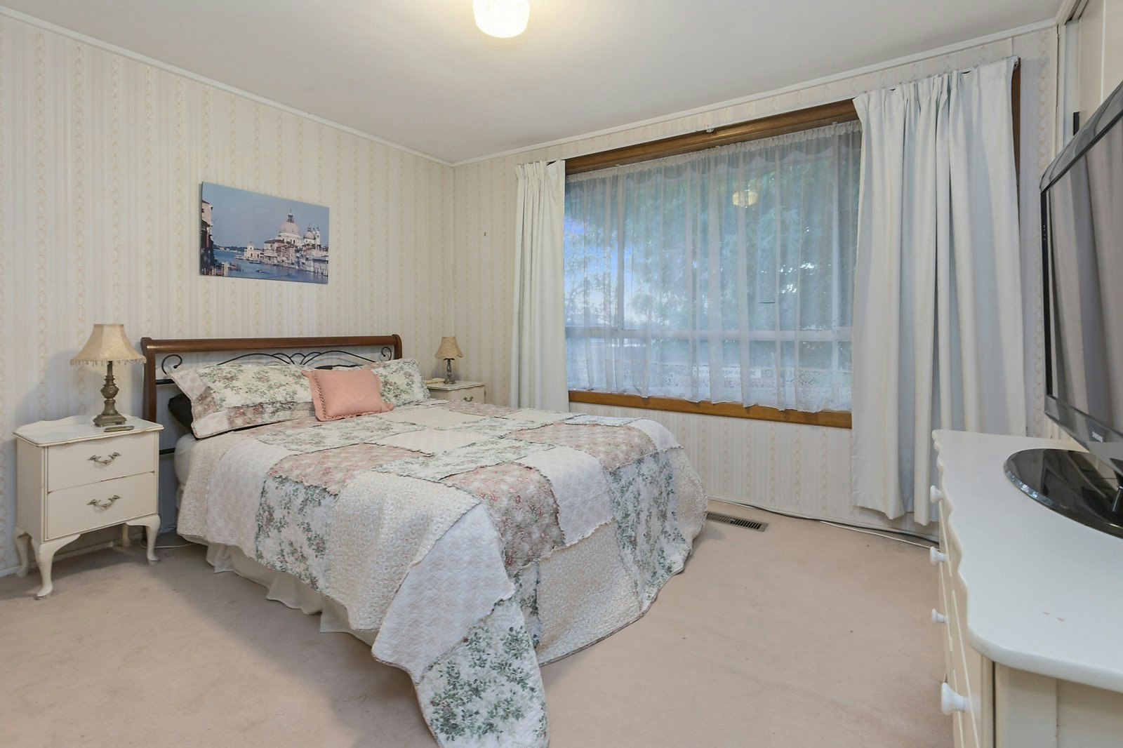 52 Ashleigh Avenue, Frankston, VIC