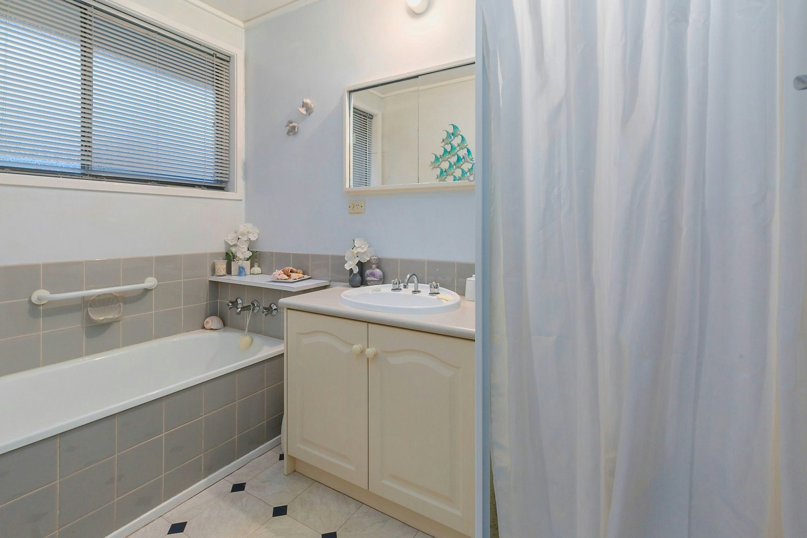 52 Ashleigh Avenue, Frankston, VIC