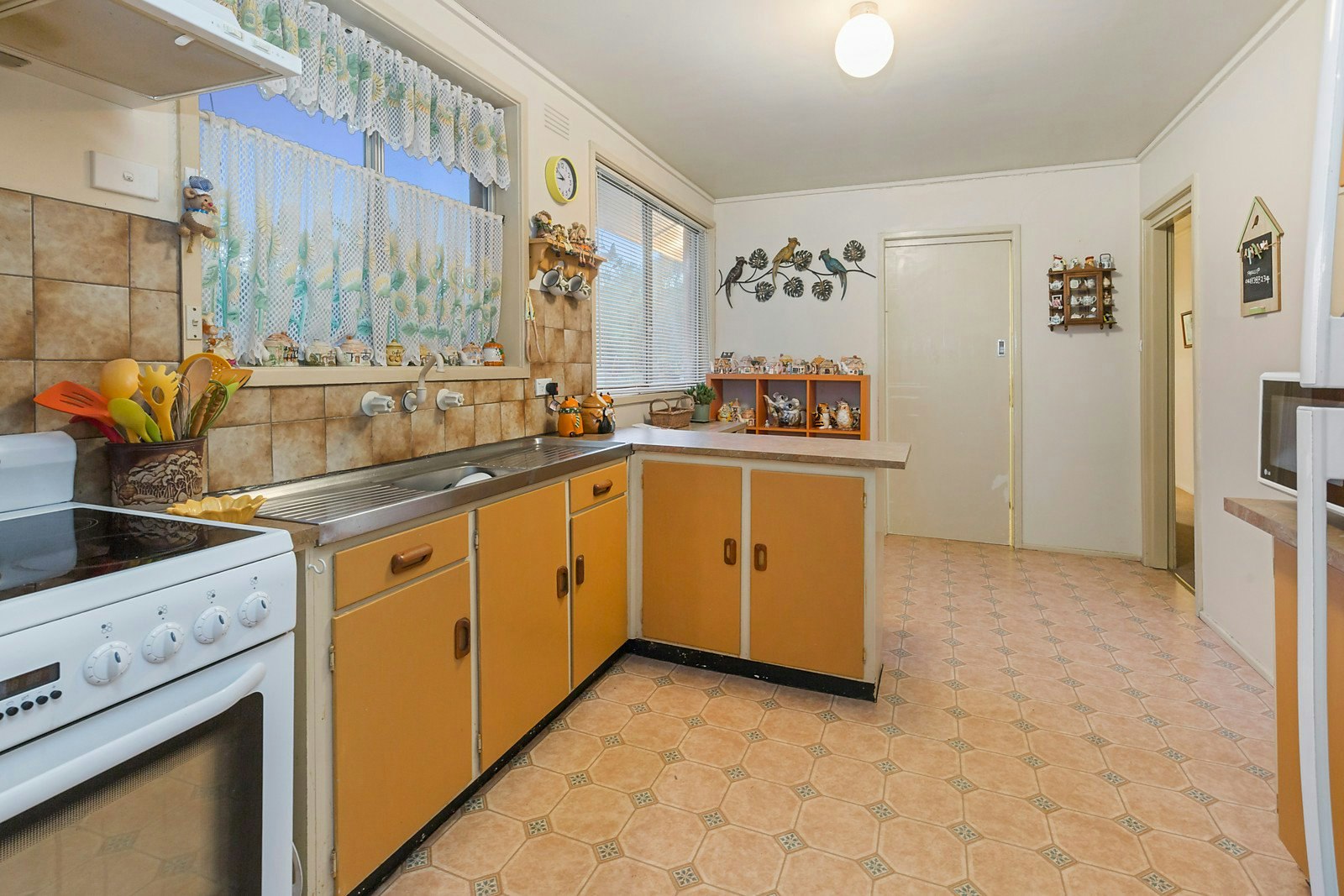 52 Ashleigh Avenue, Frankston, VIC