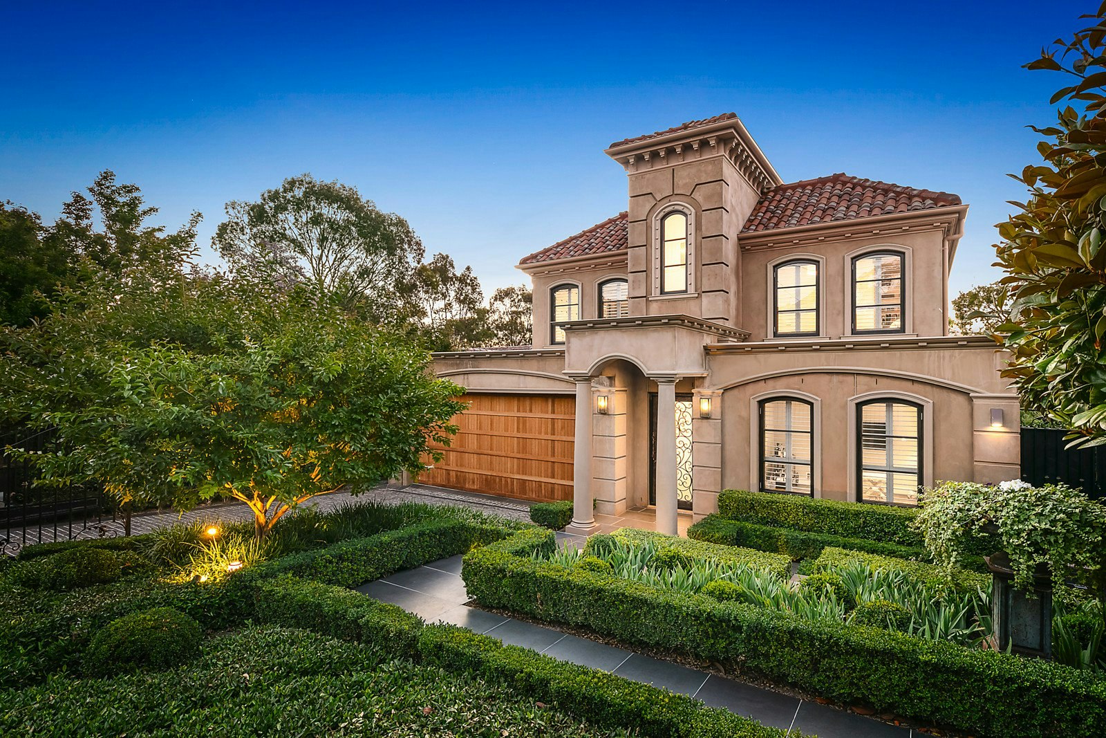 35 Willow Grove, Kew East, VIC