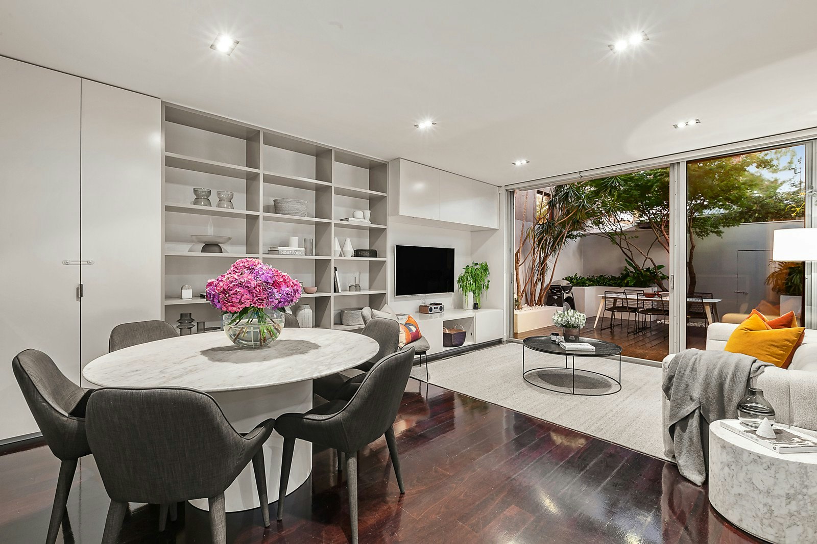 37 Kerferd Road, Albert Park, VIC