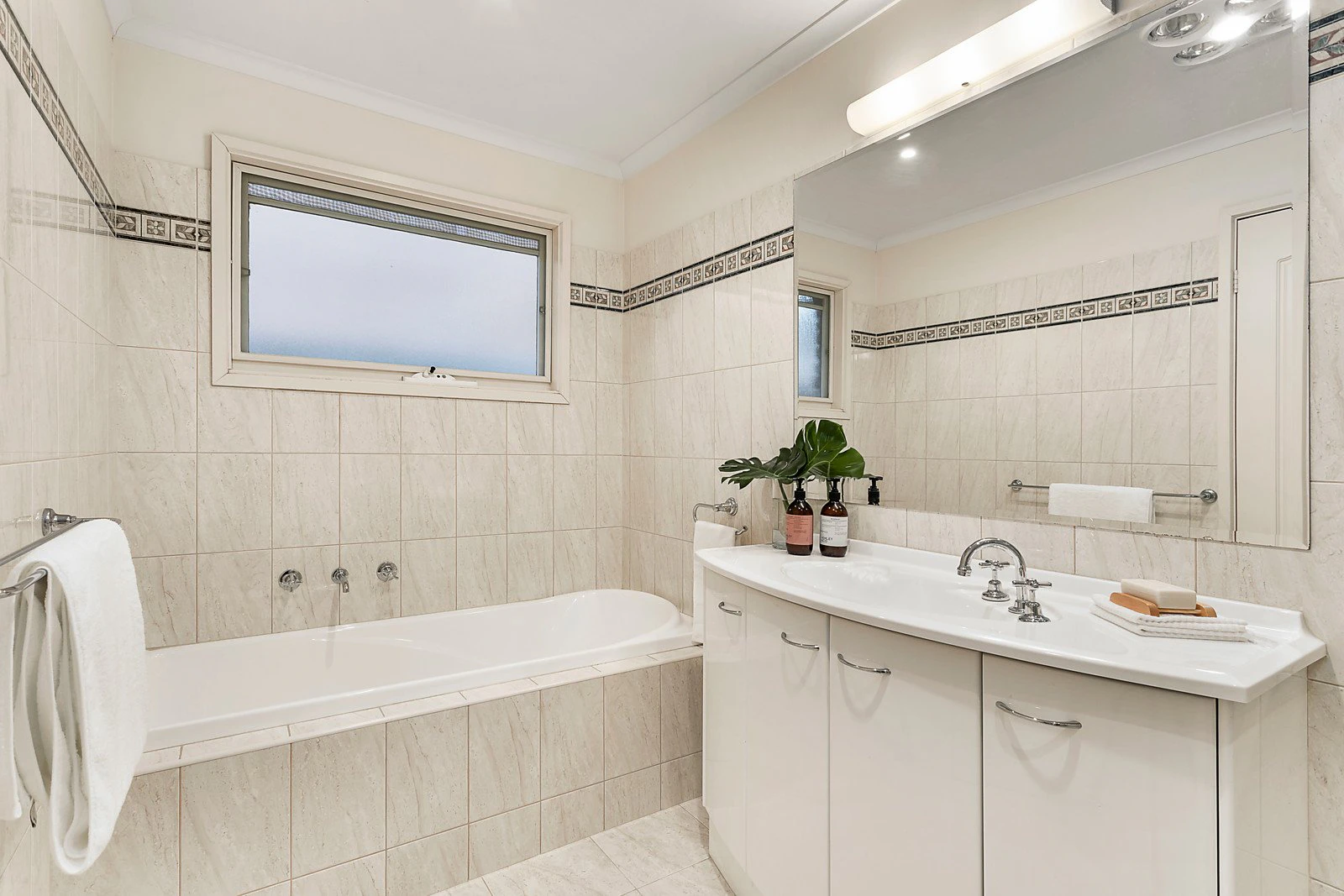 17 Scheele Street, Surrey Hills, VIC