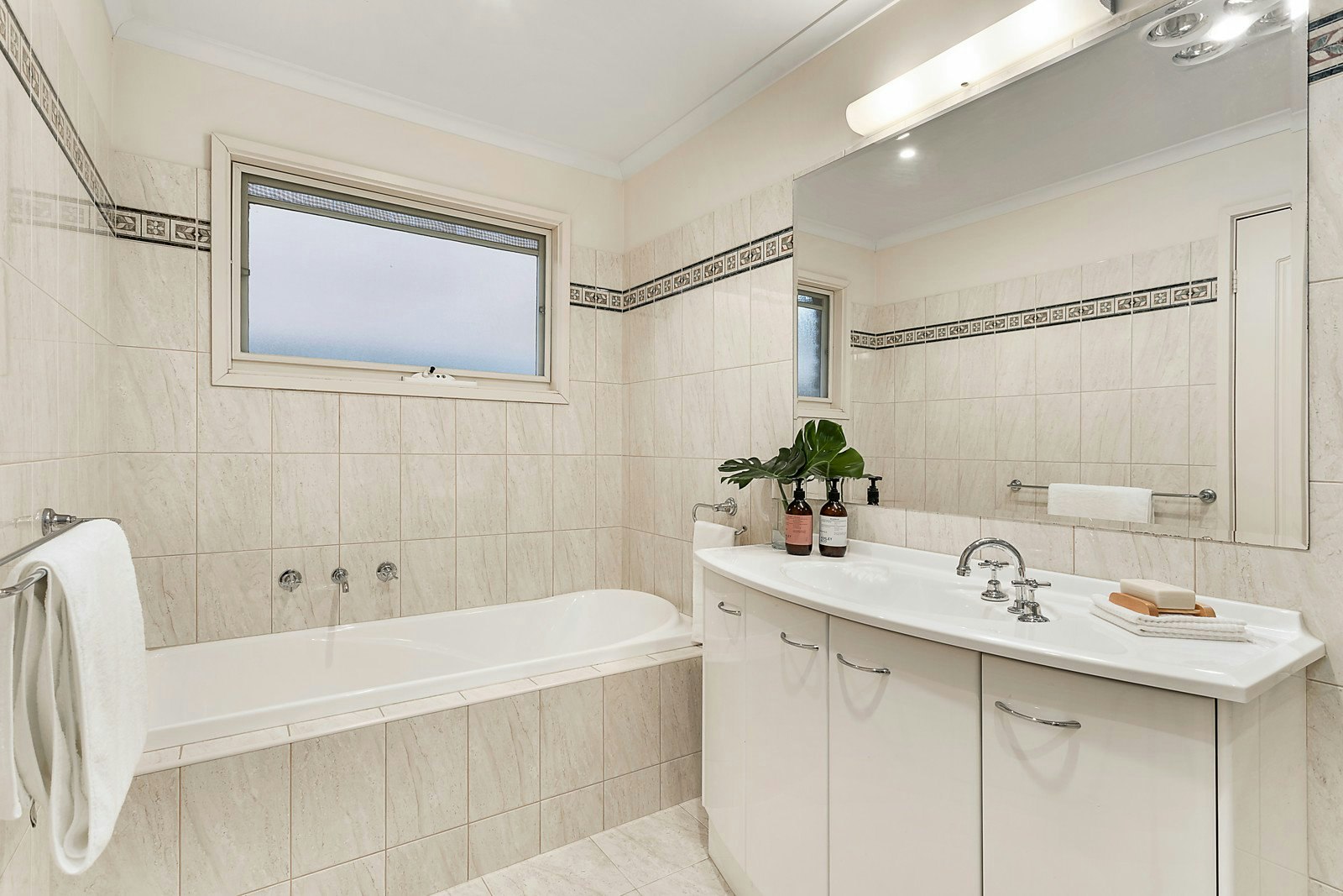 17 Scheele Street, Surrey Hills, VIC