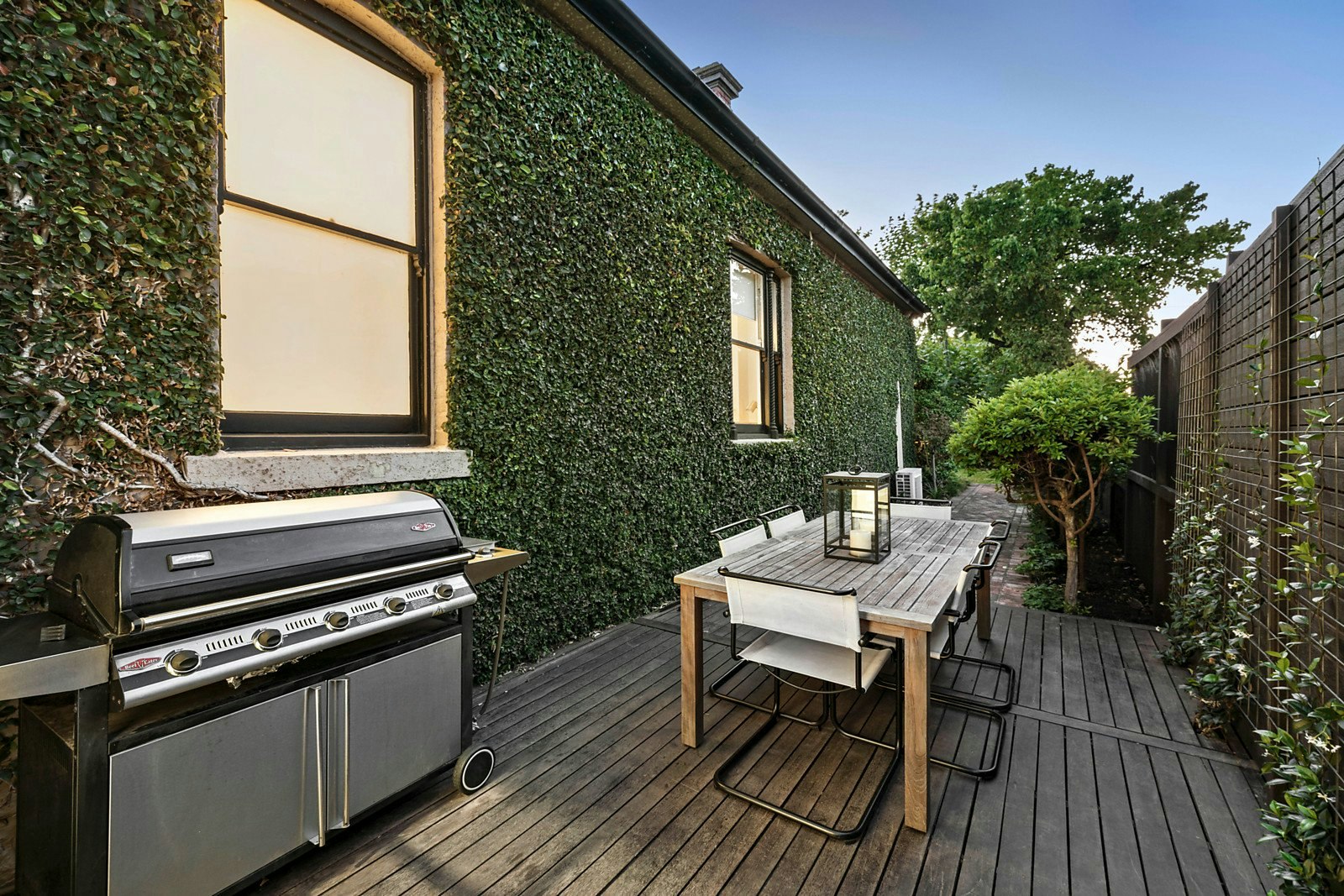 1 Hampden Road, Armadale, VIC