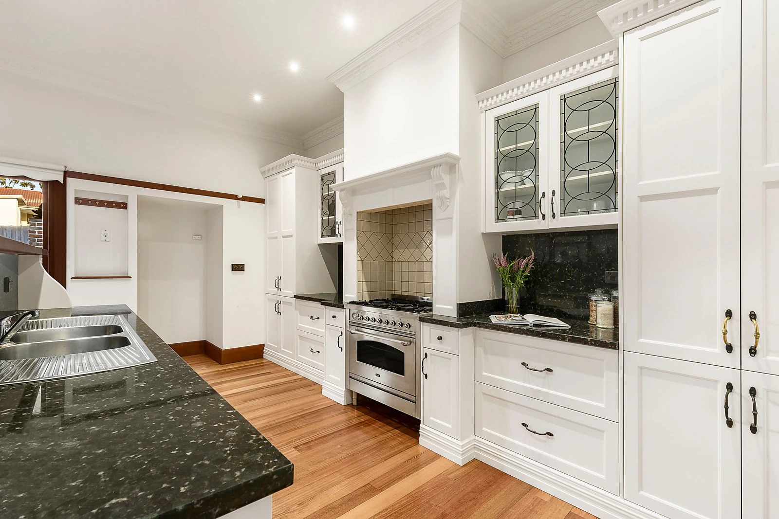 1 Griotte Street, Canterbury, VIC