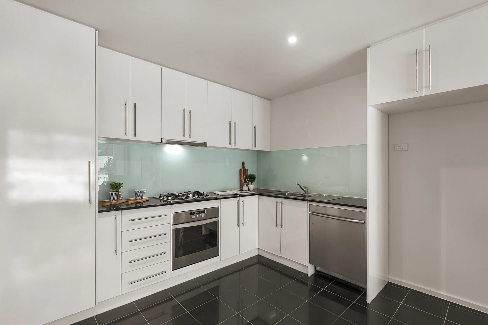 211/2A Montrose Place, Hawthorn East, VIC