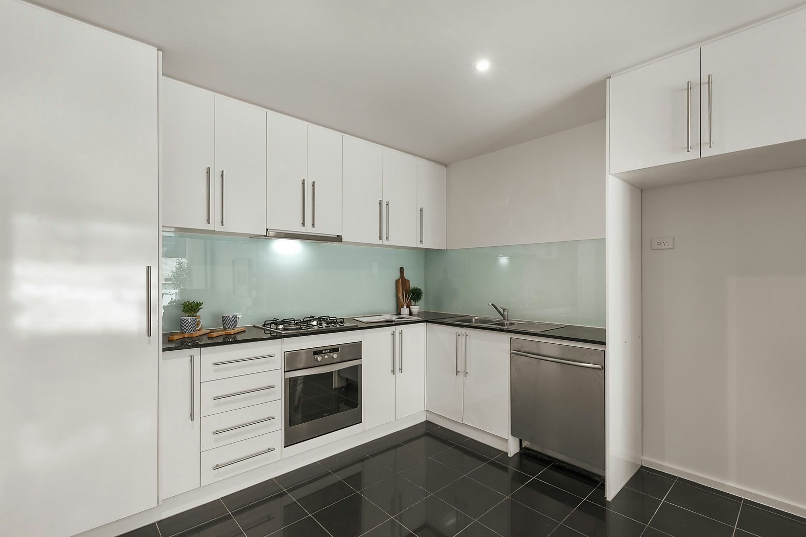 211/2A Montrose Place, Hawthorn East, VIC