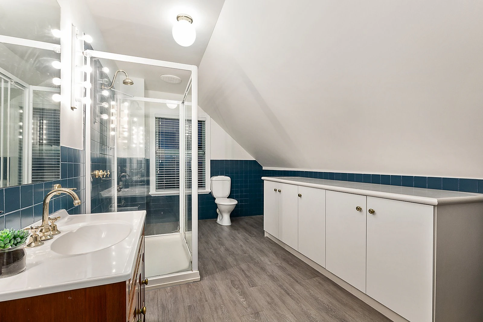 1 Seaview Avenue, Brighton, VIC