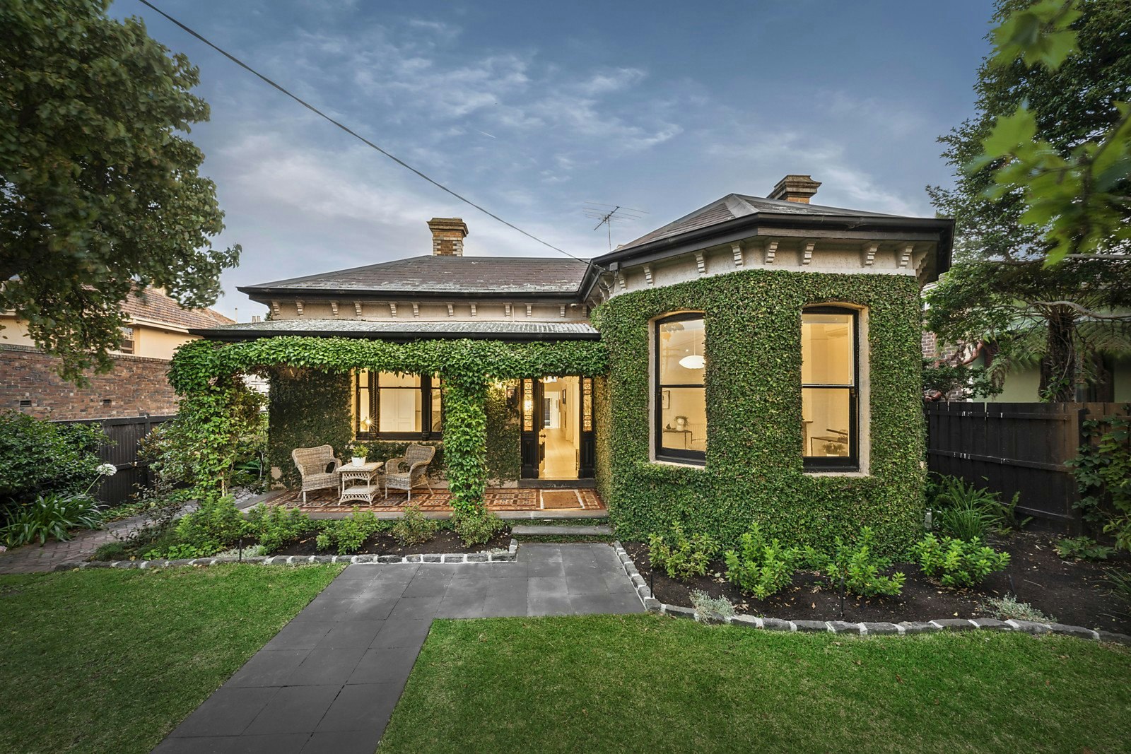 1 Hampden Road, Armadale, VIC