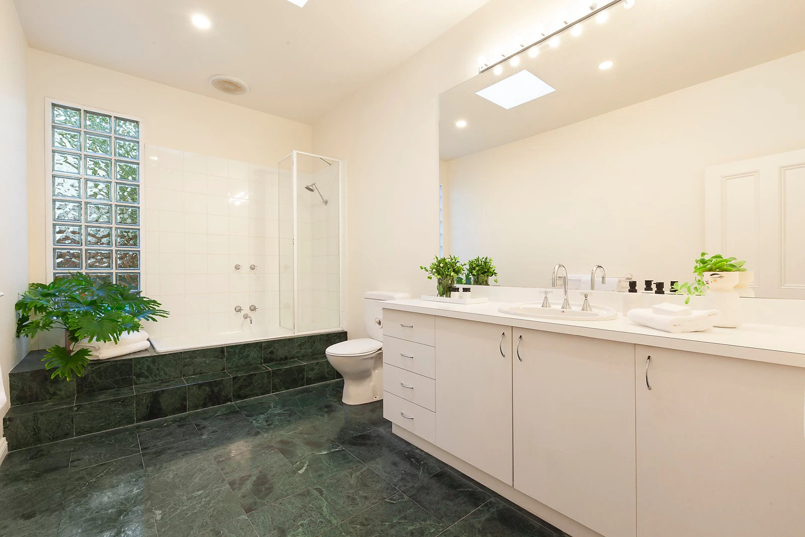 140 Edgevale Road, Kew, VIC