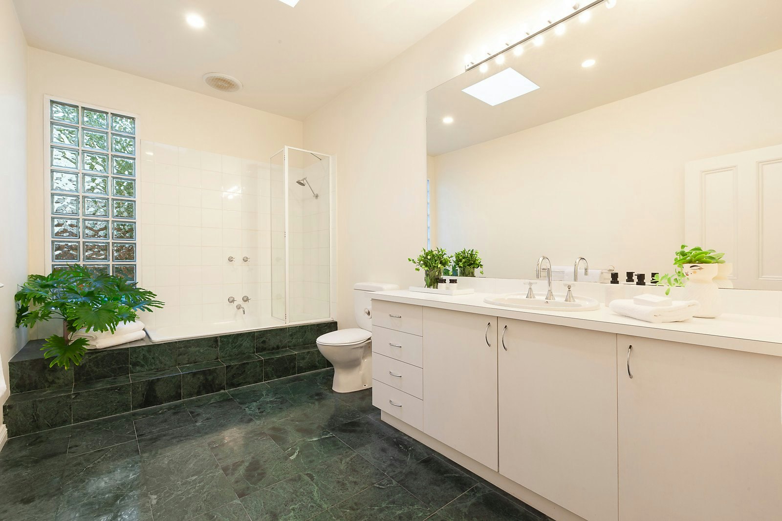 140 Edgevale Road, Kew, VIC