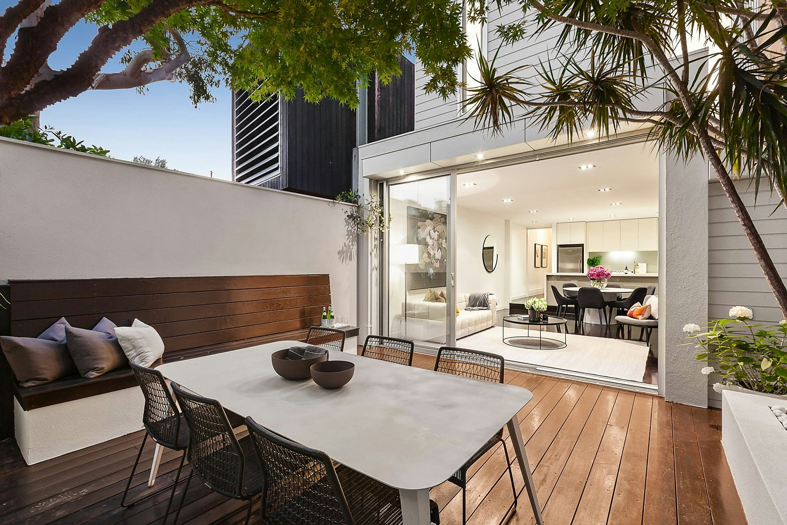 37 Kerferd Road, Albert Park, VIC