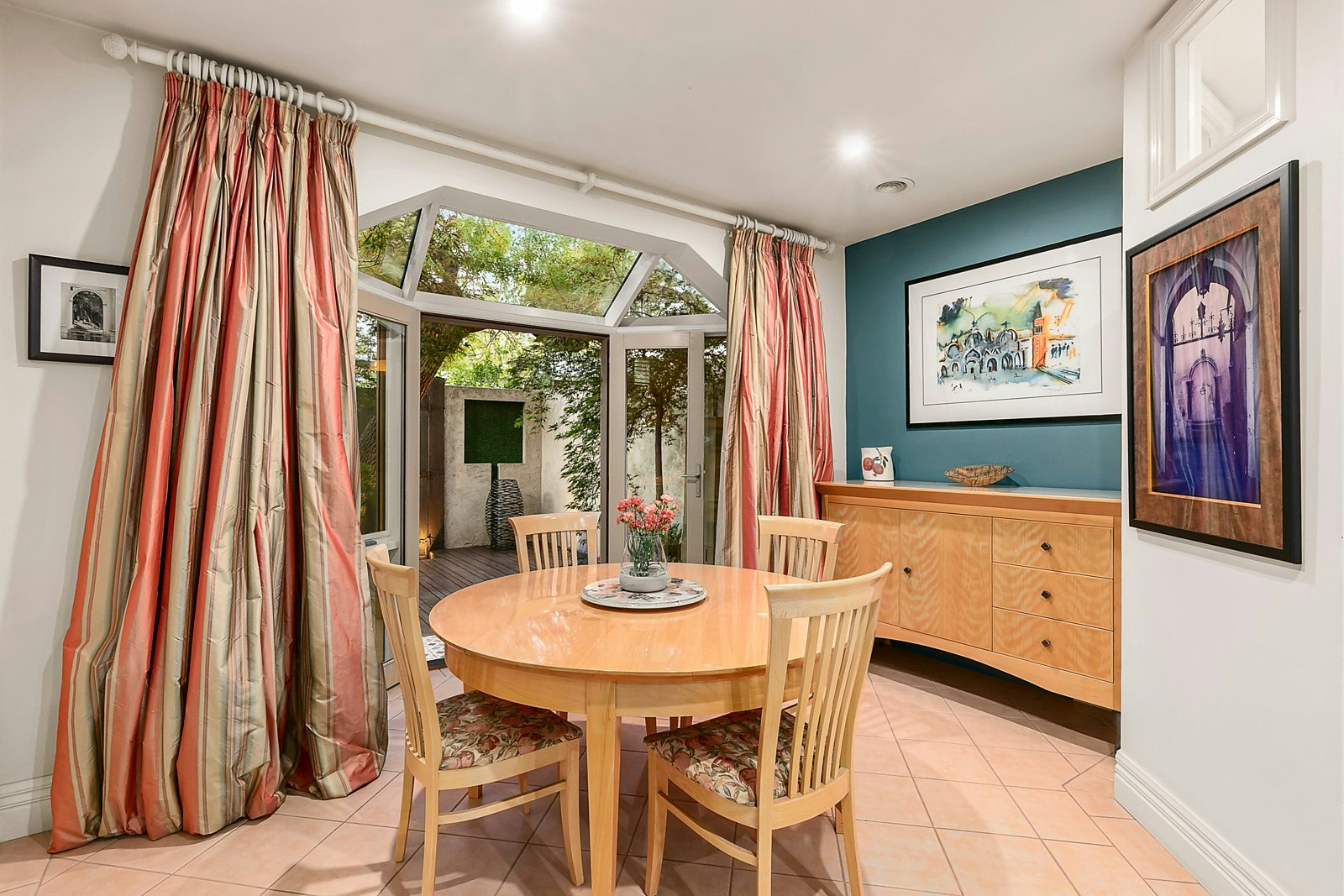 34 Finlay Street, Albert Park, VIC