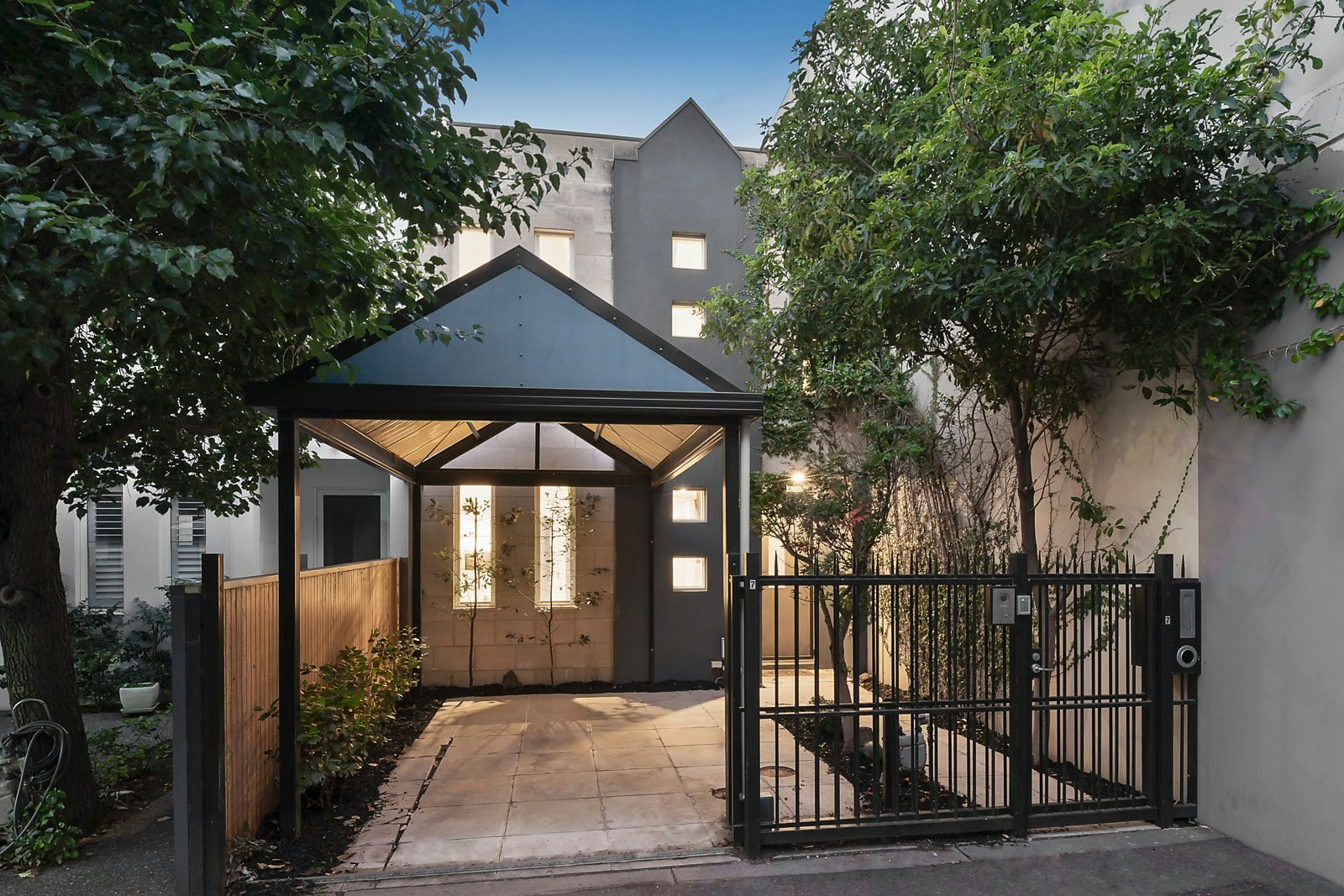 7 Balmoral Place, South Yarra, VIC