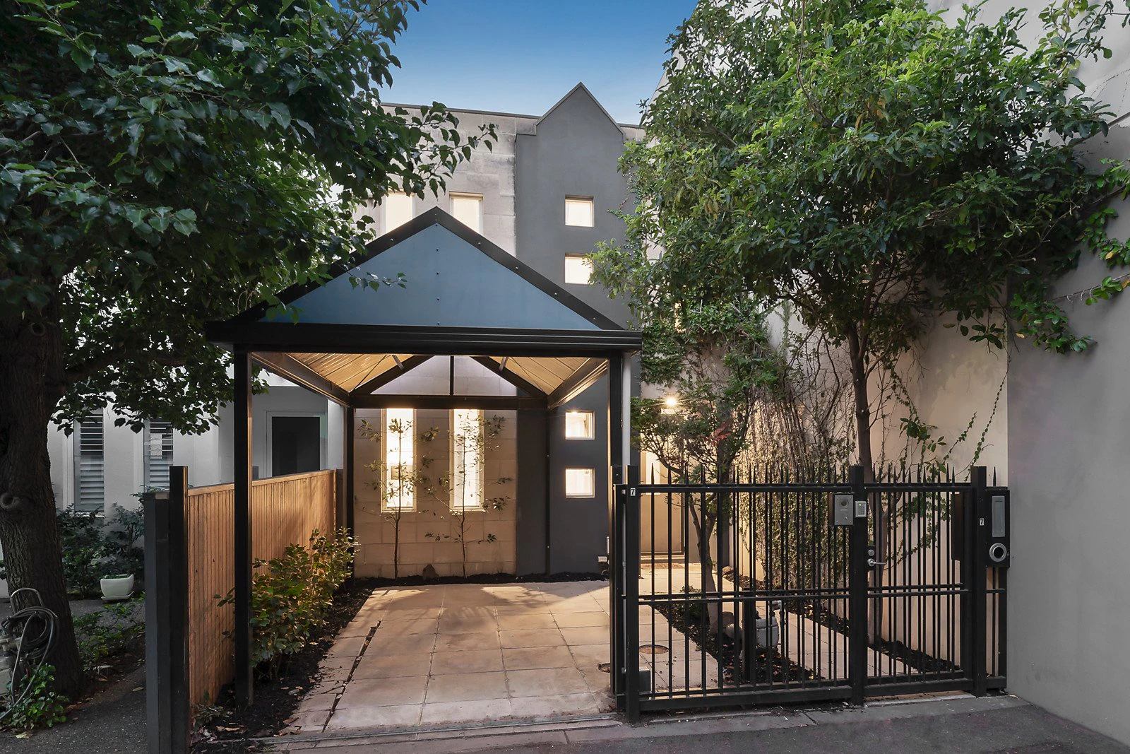 7 Balmoral Place, South Yarra, VIC
