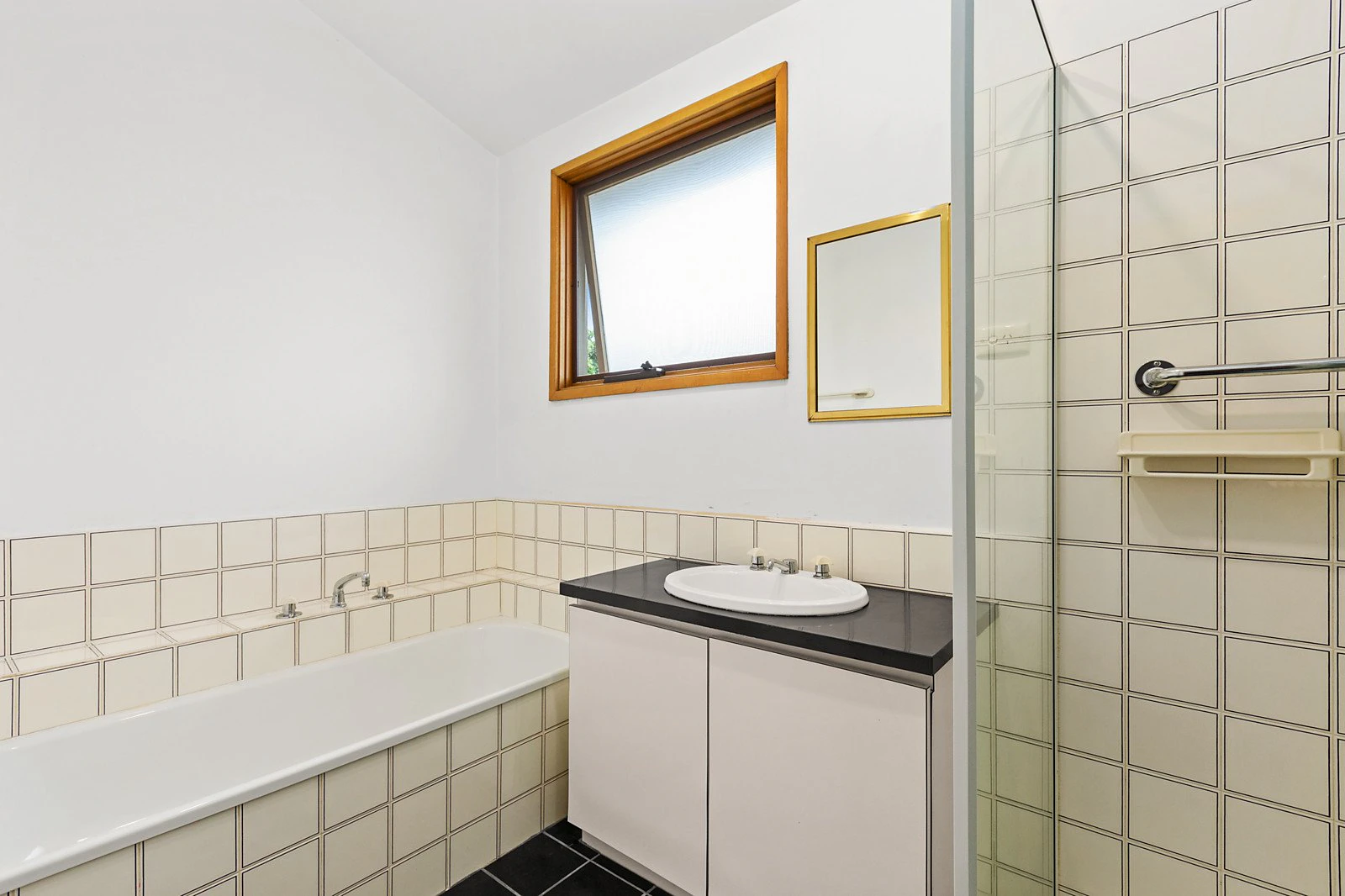13 Teddington Road, Hampton, VIC