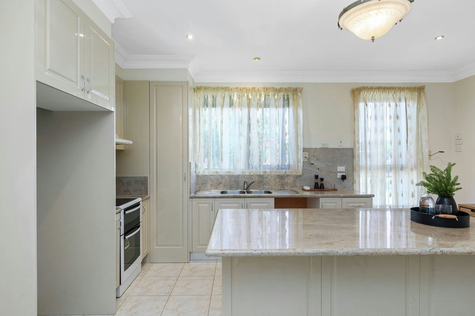 2A Station Avenue, Mckinnon, VIC