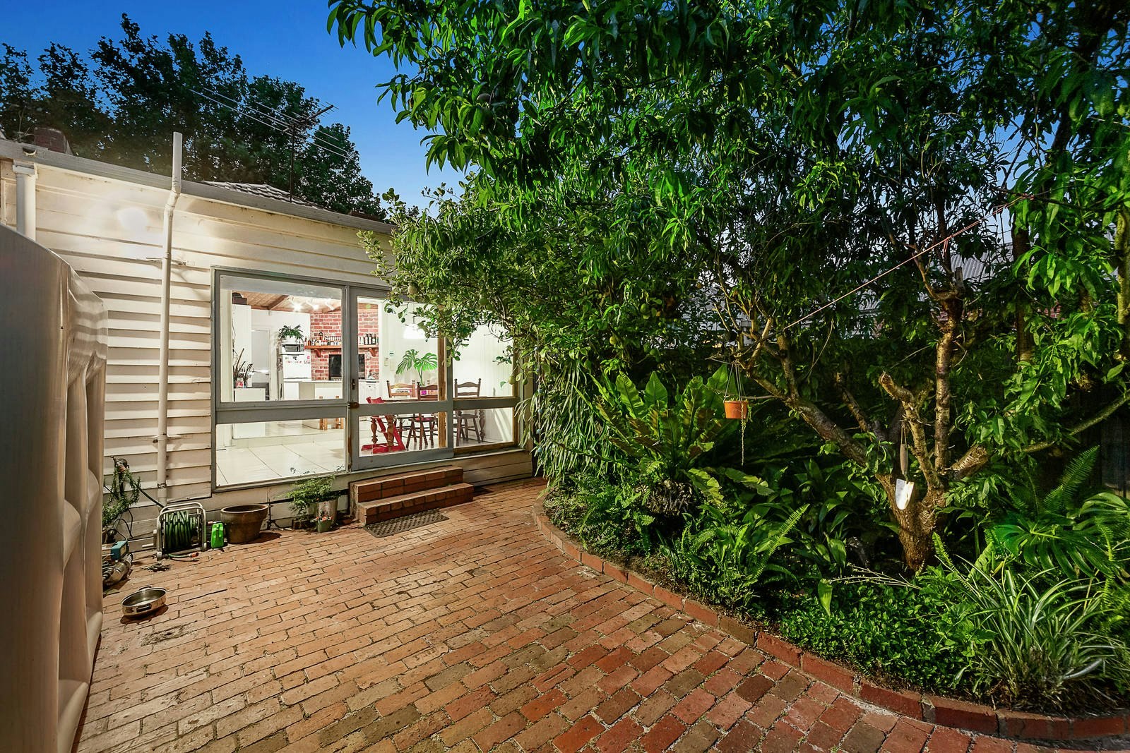 18 Emo Road, Malvern East, VIC