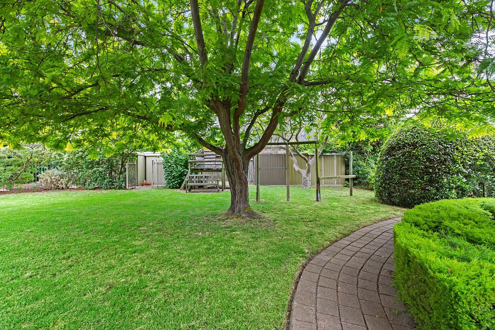 13 Teddington Road, Hampton, VIC