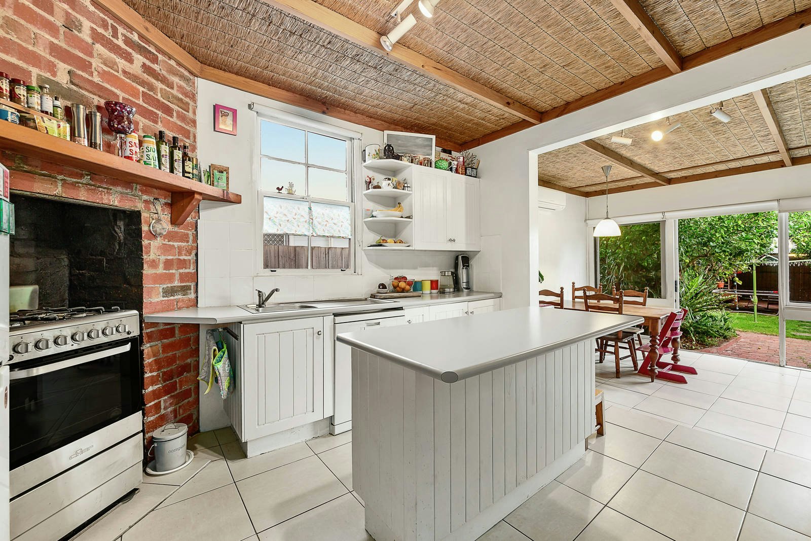 18 Emo Road, Malvern East, VIC