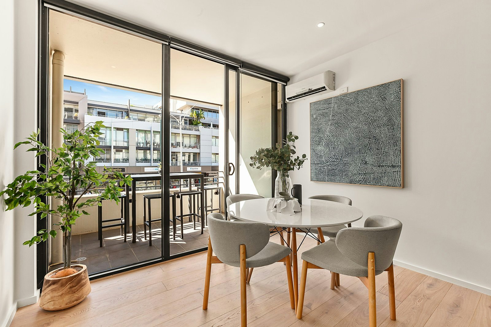 204/57 Bay Street, Port Melbourne, VIC