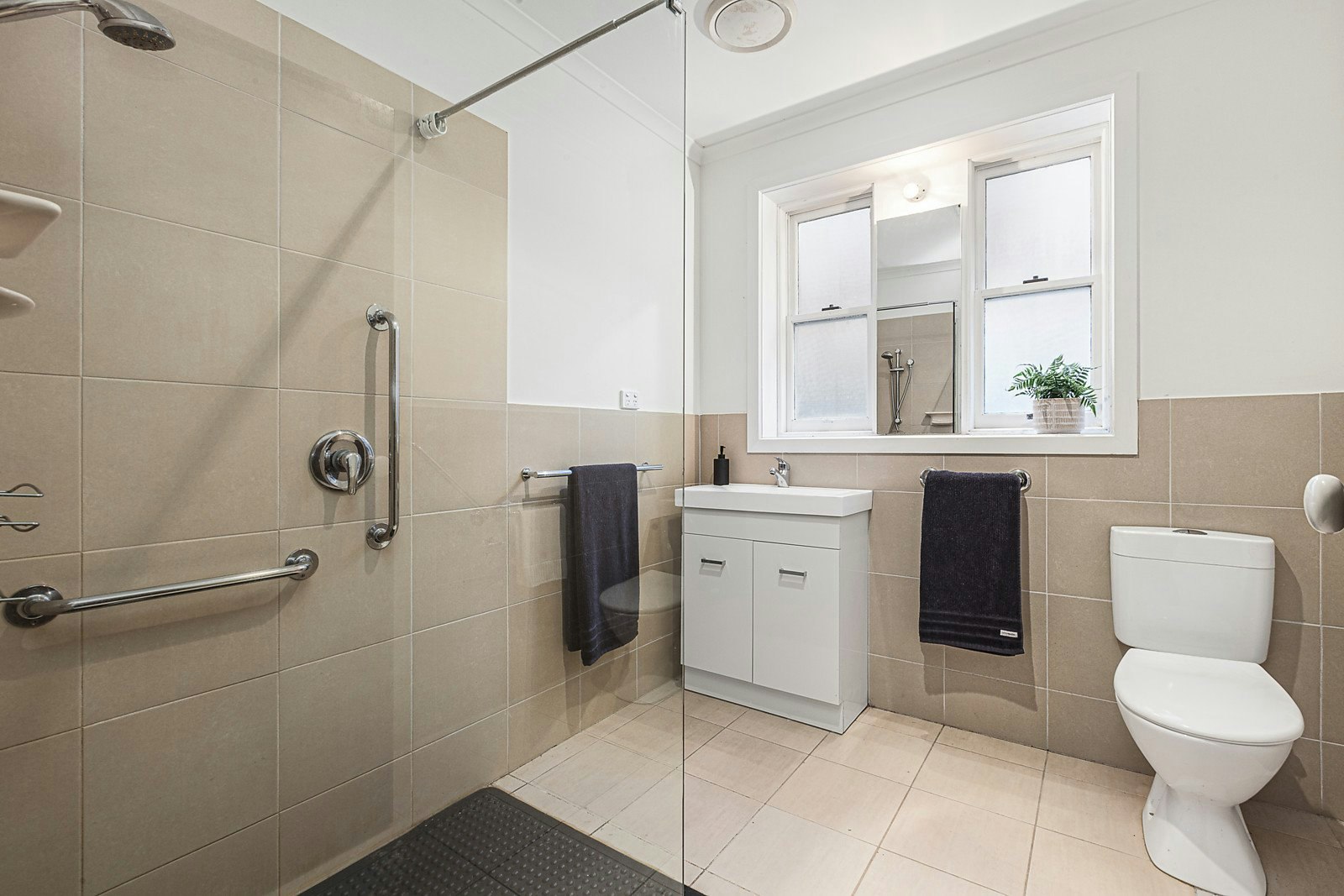 32 Ramsay Avenue, Kew East, VIC