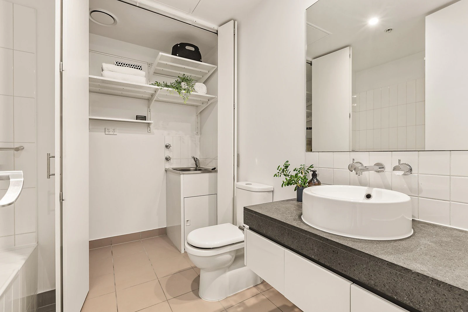204/57 Bay Street, Port Melbourne, VIC