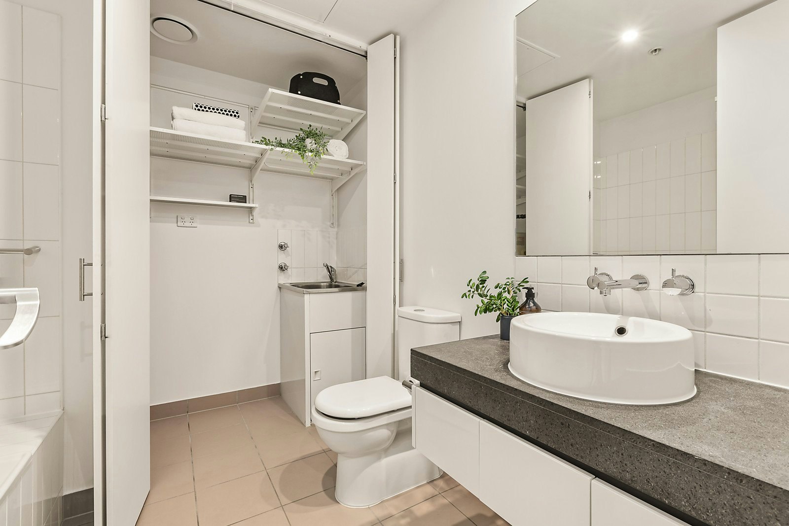 204/57 Bay Street, Port Melbourne, VIC