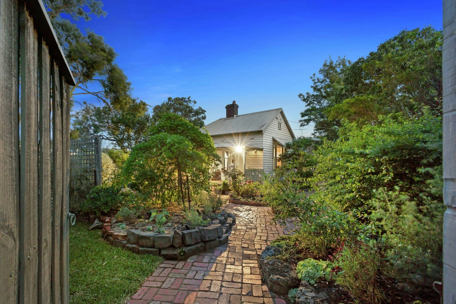 649 Esplanade, Mornington, VIC