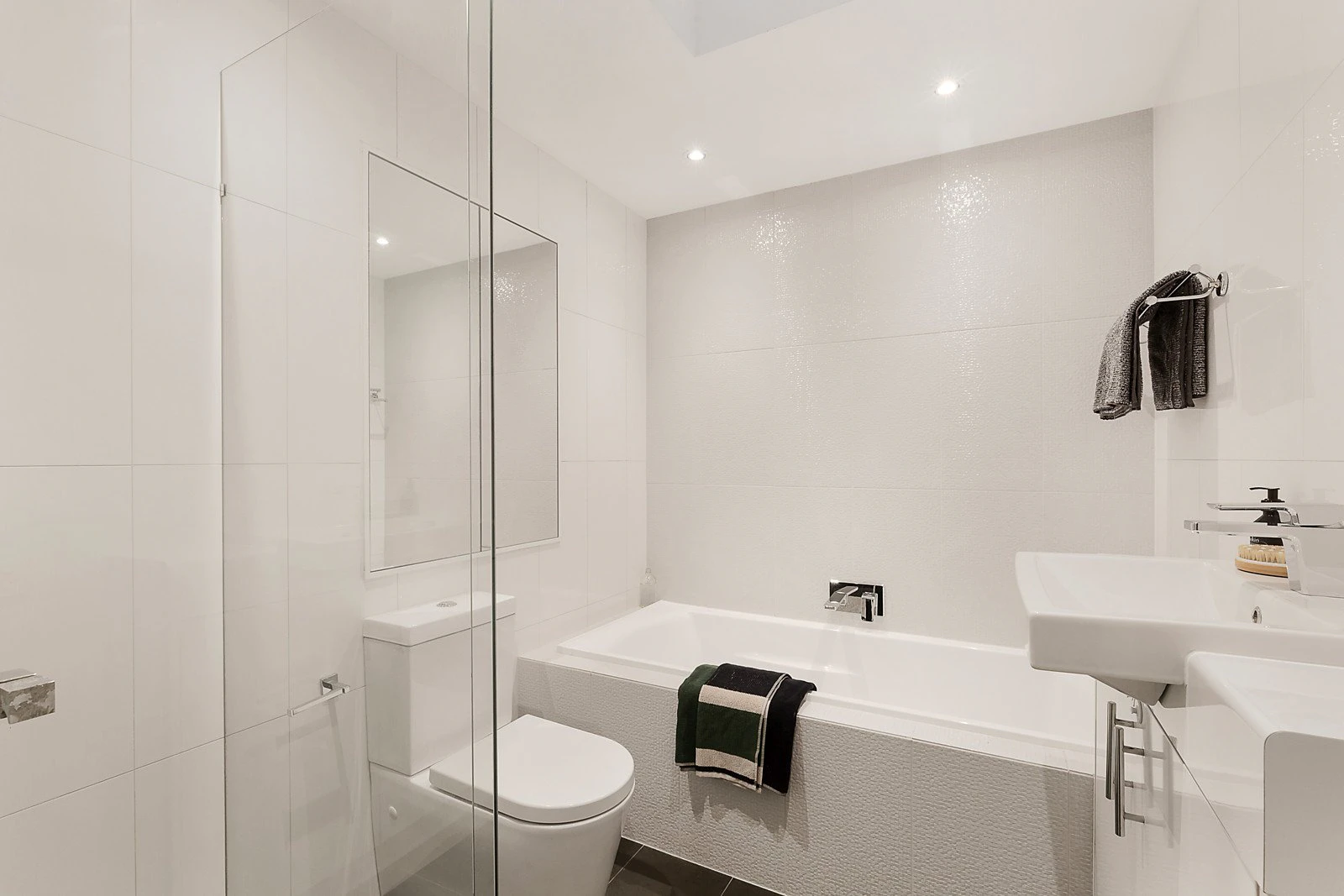 20 Howe Crescent, South Melbourne, VIC