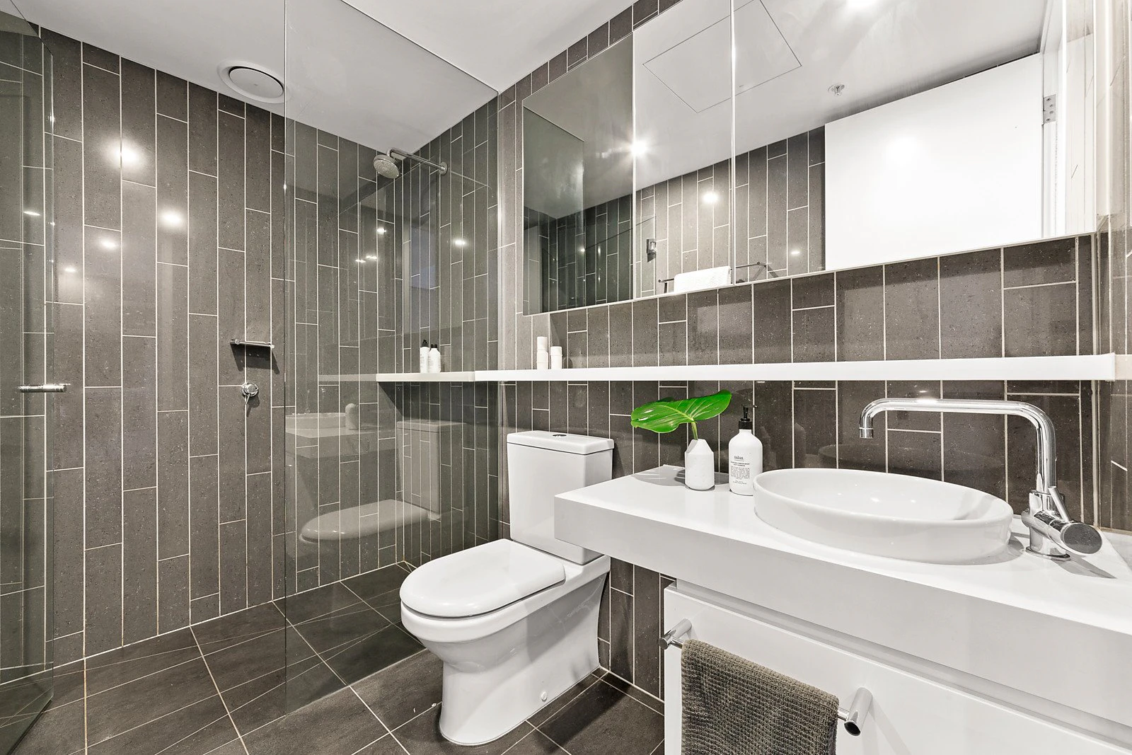 417/338 Kings Way, South Melbourne, VIC
