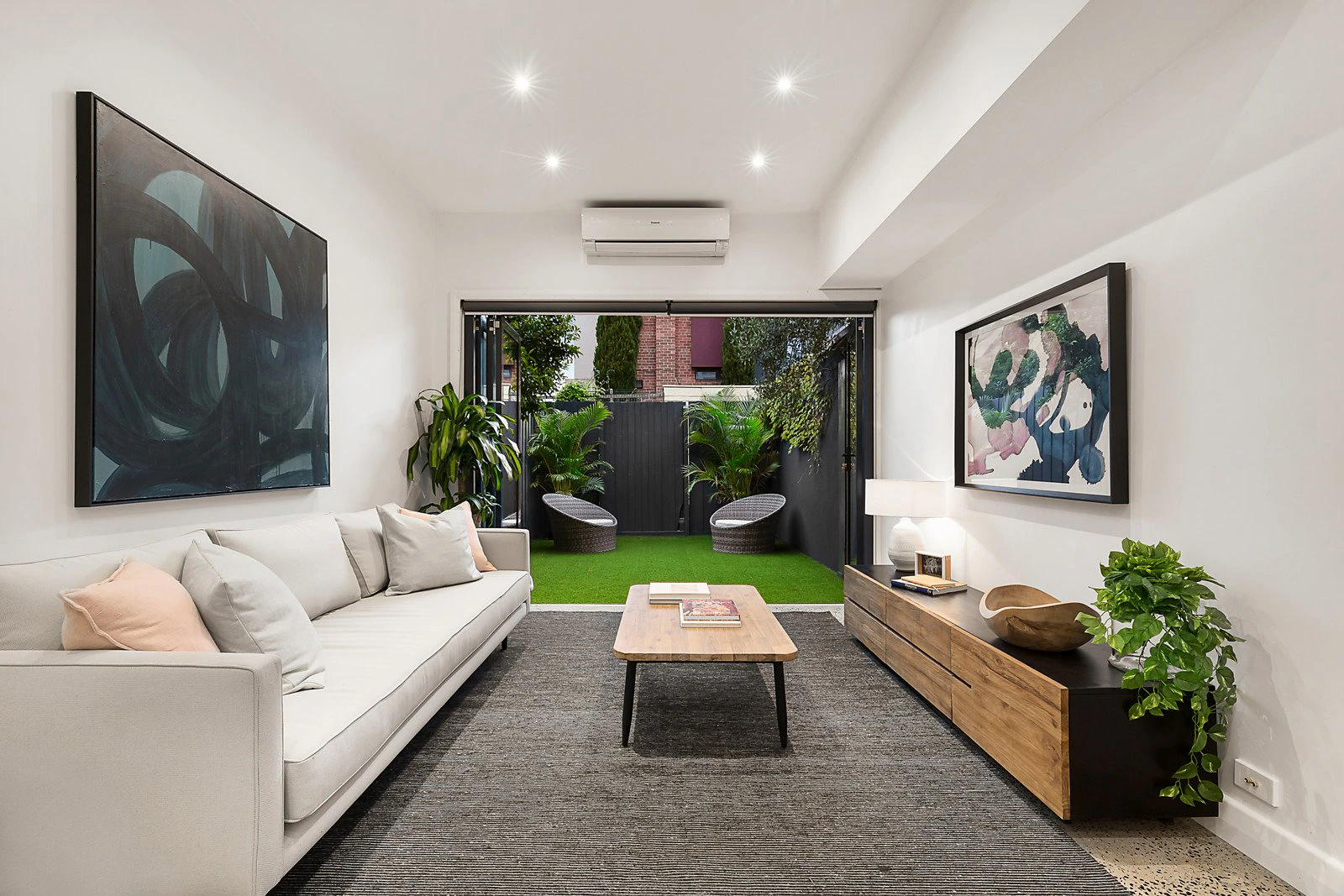 20 Howe Crescent, South Melbourne, VIC