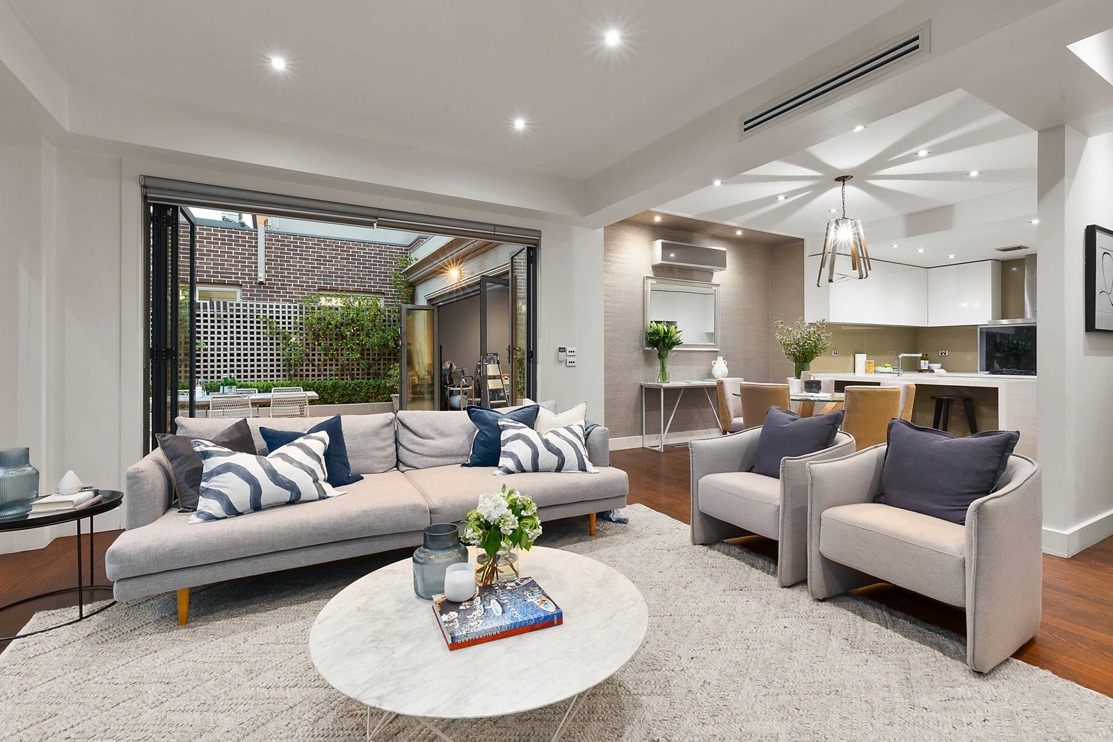 2 Rotherwood Drive, Malvern East, VIC