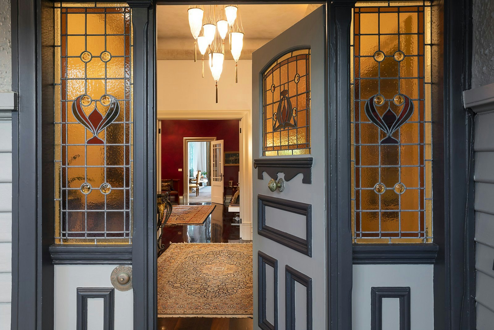 18 Victoria Avenue, Canterbury, VIC