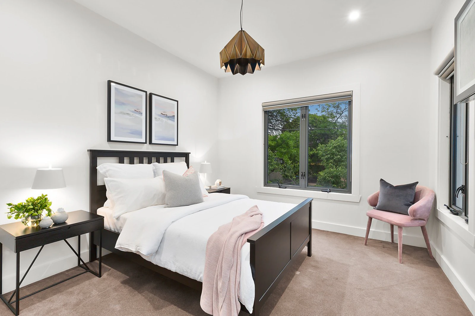 2 Rotherwood Drive, Malvern East, VIC