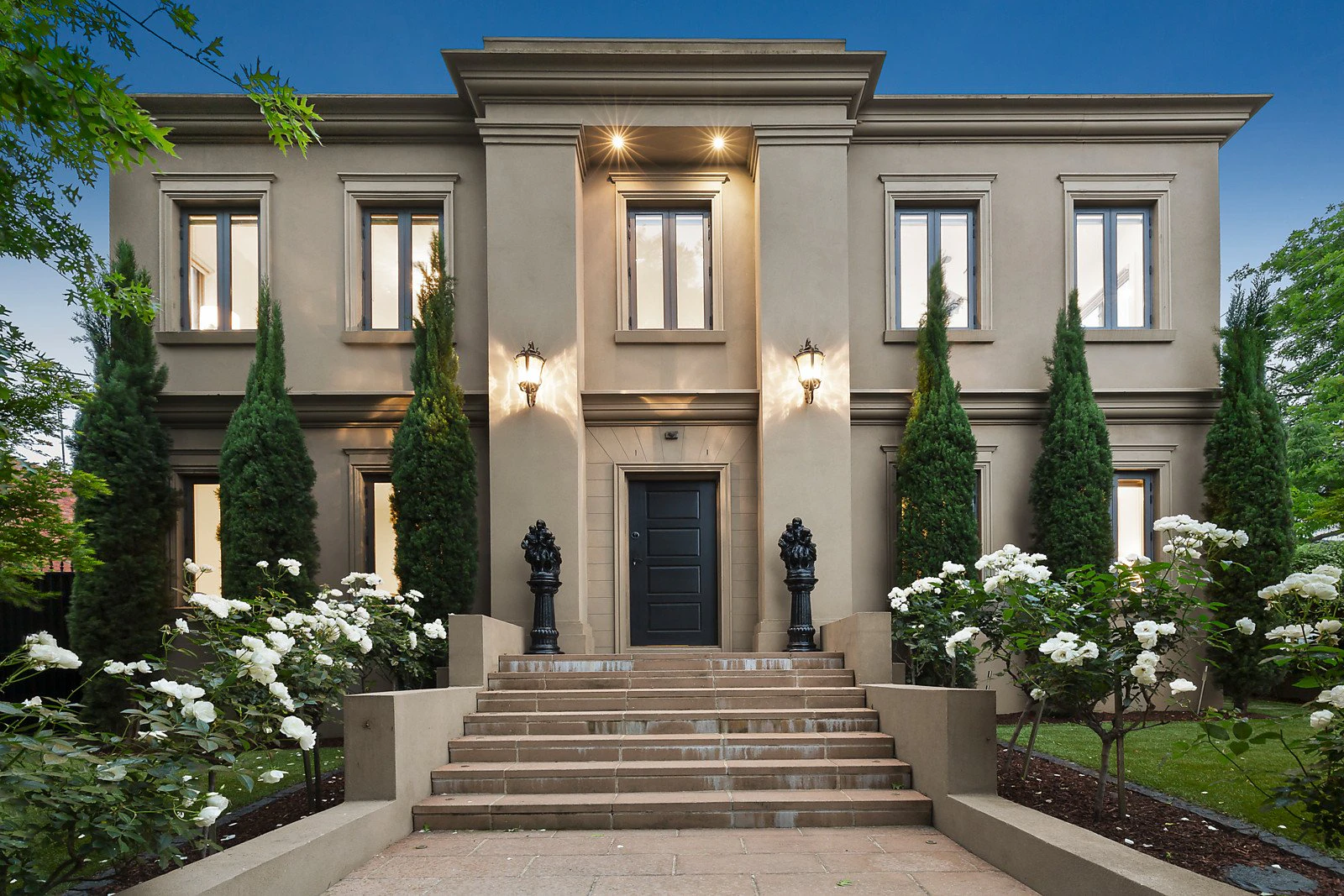 2 Rotherwood Drive, Malvern East, VIC