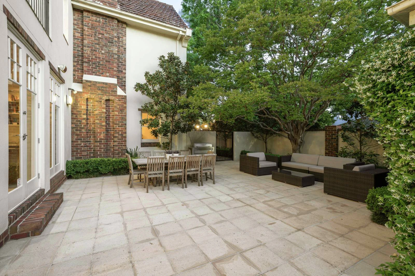 21 Huntingfield Road, Toorak, VIC