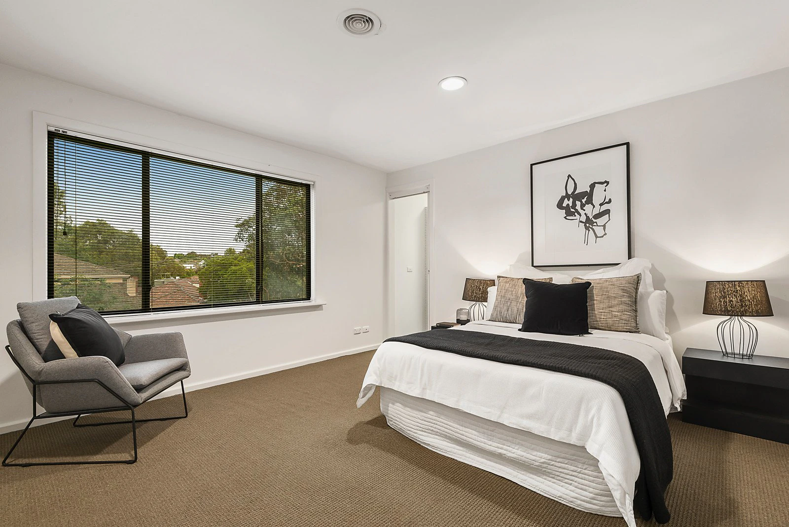 2/20 Tanner Avenue, Kew East, VIC