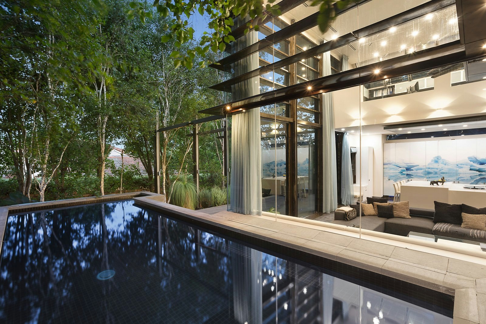 18 Victoria Avenue, Canterbury, VIC