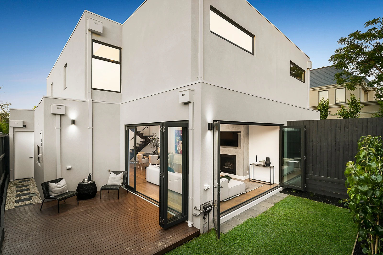 18 Dundonald Avenue, Malvern East, VIC