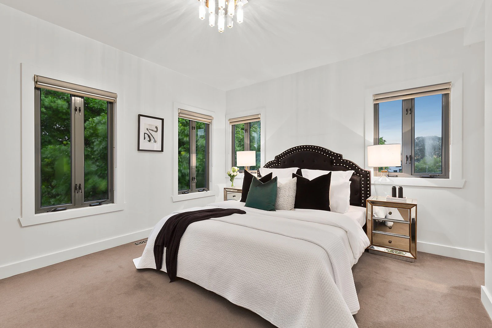 2 Rotherwood Drive, Malvern East, VIC