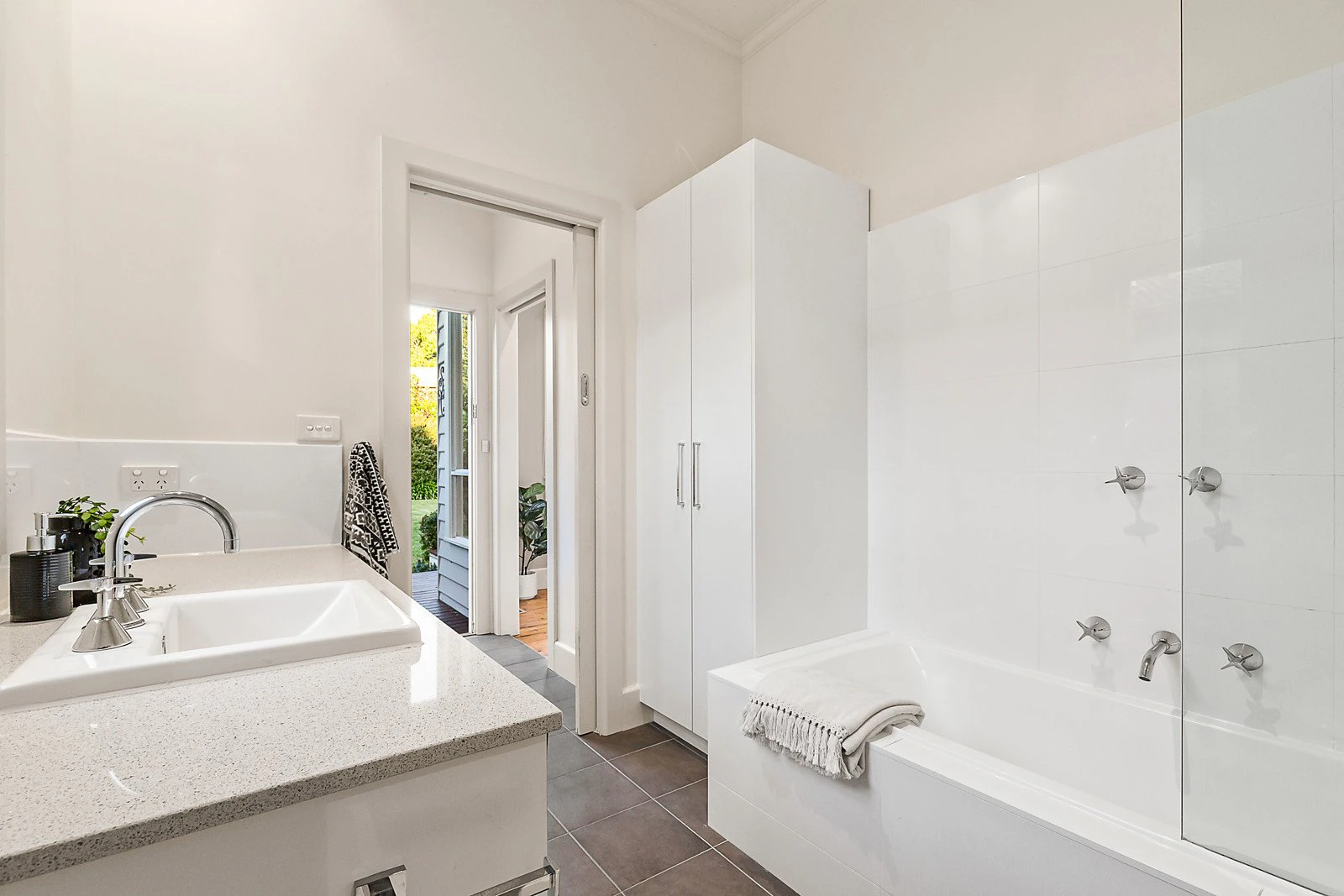 8 Avelin Street, Hampton, VIC