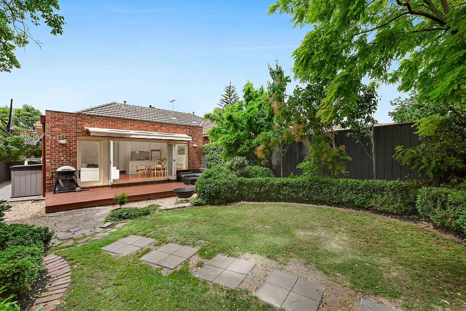 7 Woodlands Avenue, Kew East, VIC